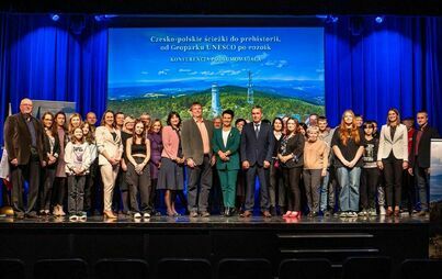 Zdjęcie do Konferencja podsumowująca projekt pn. Czesko-polskie ścieżki do prehistorii, od Geoparku UNESCO po eozoik
