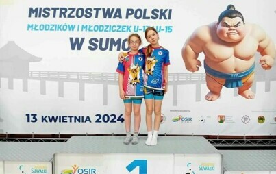 Zdjęcie do Oliwia Międła z medalem w Mistrzostwach Polski Młodziczek w sumo