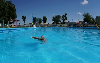 Zdjęcie do Zawody pływackie o Puchar Burmistrza Miasta i Gminy Pieszyce - fot. i video